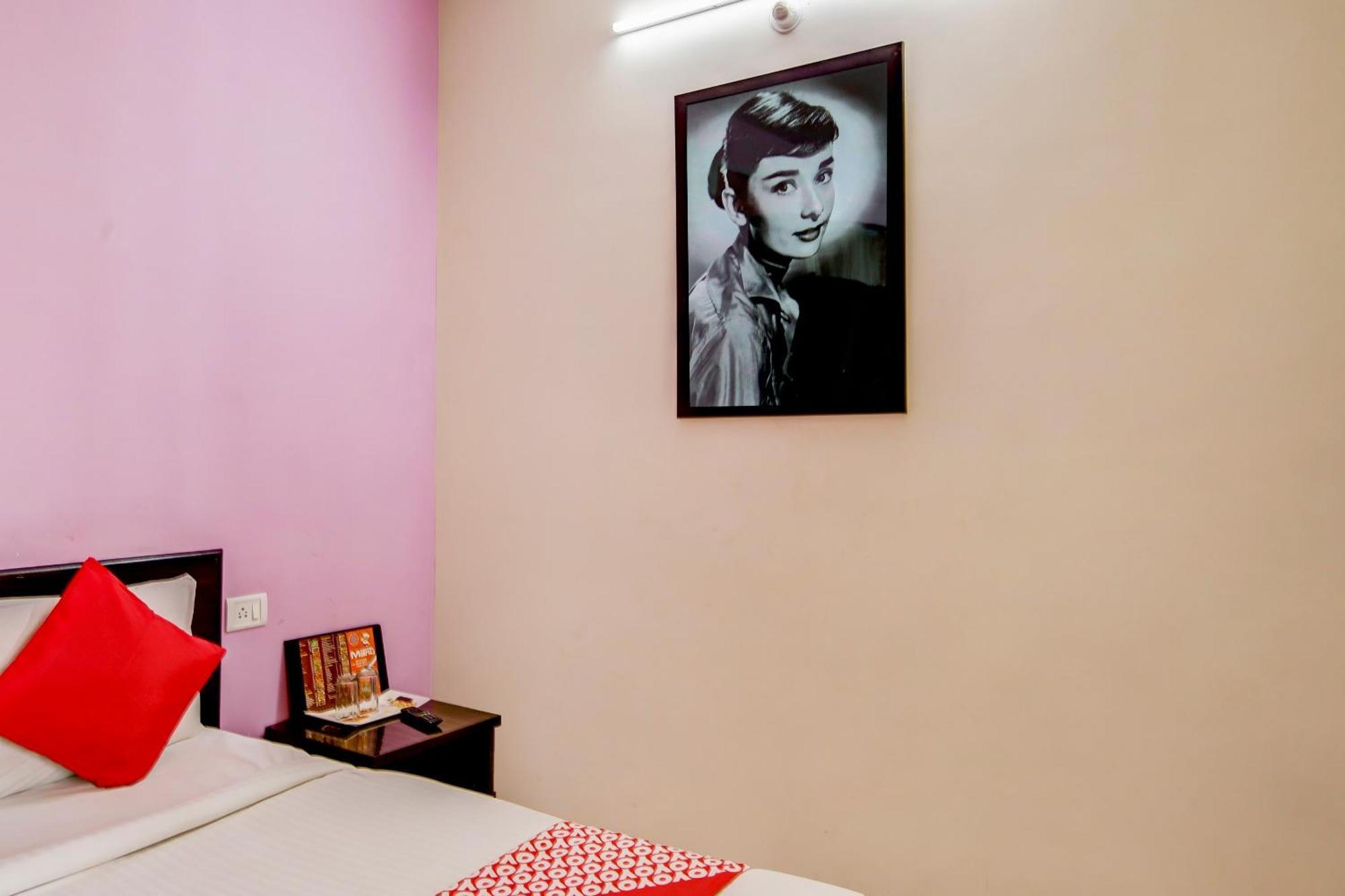 Hotel O Manu Residency Бангалор Экстерьер фото